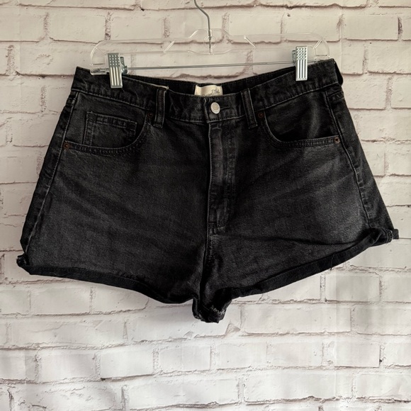 Universal Thread Pants - Women's Black‎ Denim 90s Cutoff Shorts